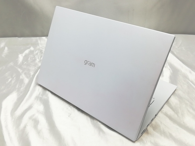 LG gram 14Z90Q KR54J1 ホワイト LG gram 14” Lightweight Laptop - 14Z90Q-K.ARW5U1 | LG USA