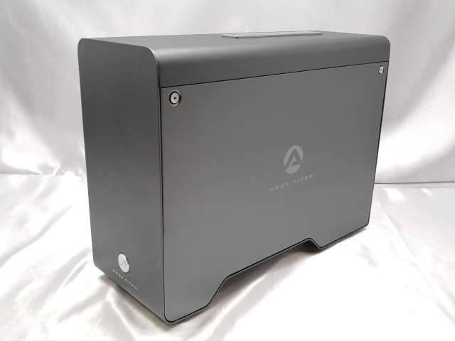 【中古】AKiTio Node Titan 【eGPUBox/Thunderbolt3/650W】【ECセンター】保証期間１週間