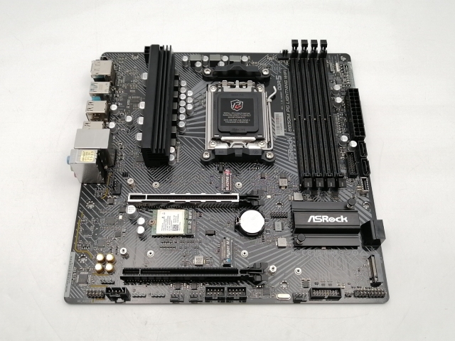 【中古】ASRock B650M PG Lightning WiFi B650/AM5/MicroATX【ECセンター】保証期間１週間