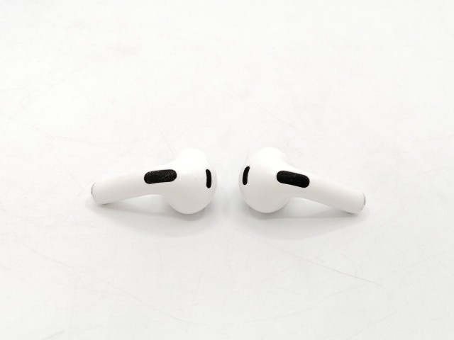 【中古】Apple AirPods（第3世代） Lightning充電ケース MPNY3J/A【ECセンター】保証期間１週間の通販は
