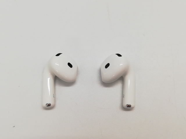 【中古】Apple AirPods 4 アクティブノイズキャンセリング搭載モデル MXP93J/A【福岡天神】保証期間１ヶ月