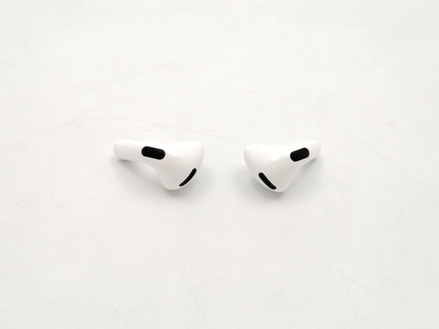 【中古】Apple AirPods 4 MXP63J/A【ECセンター】保証期間１ヶ月