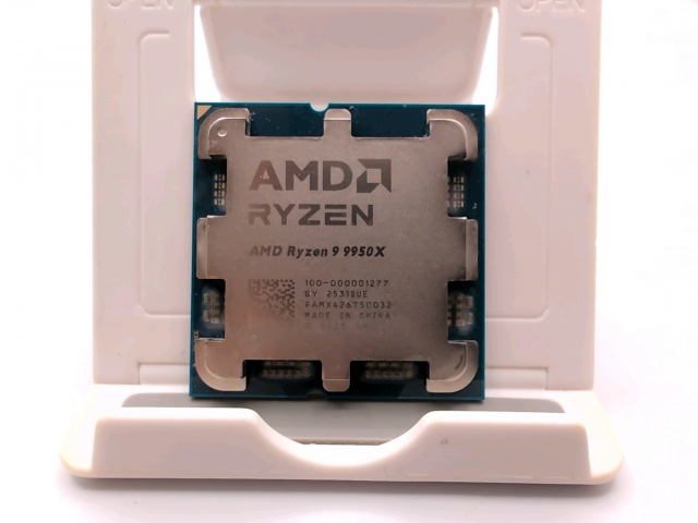 【中古】AMD Ryzen 9 9950X (4.3GHz/TC:5.7GHz) bulk AM5/16C/32T/L3 64MB/Radeon Graphics/TDP 170W【ECセンター】保証期間１週間