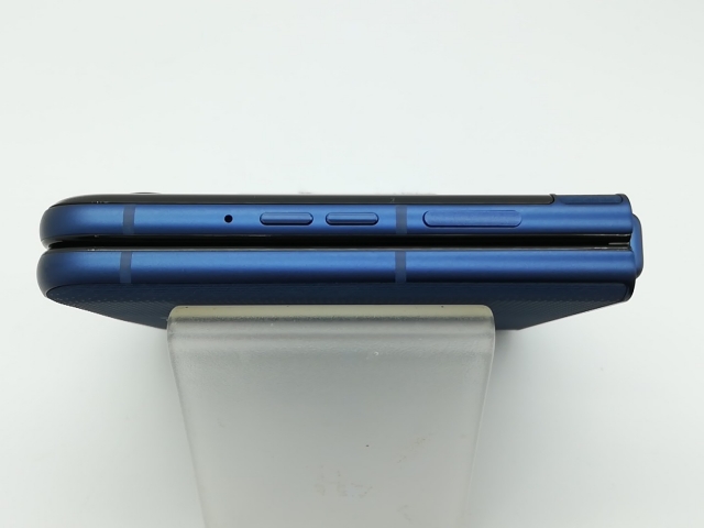 【中古】MOTOROLA 国内版 【SIMフリー】 motorola razr 60 ジブラルタルシーネイビー【秋葉本店】保証期間１ヶ月【ランクB】
