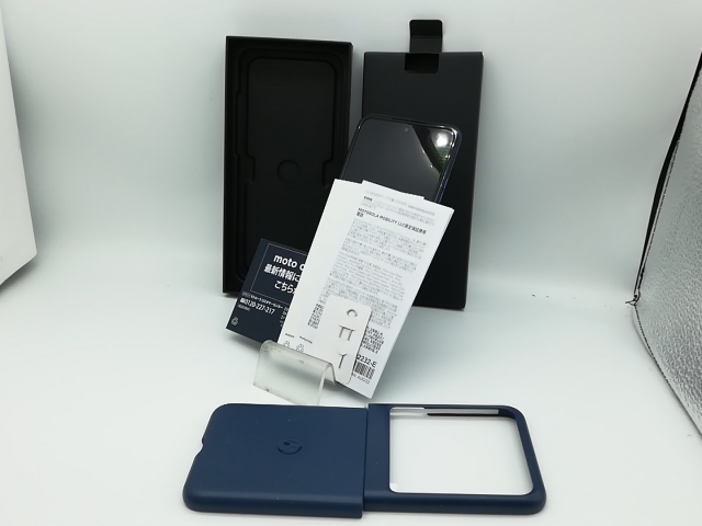 【中古】MOTOROLA 国内版 【SIMフリー】 motorola razr 60 ジブラルタルシーネイビー【秋葉本店】保証期間１ヶ月【ランクB】
