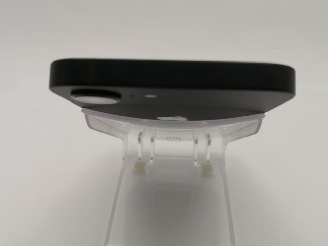 【中古】Apple 国内版 【SIMフリー】 iPhone 16e 128GB ブラック MD1Q4J/A【ECセンター】保証期間１ヶ月【ランクB】