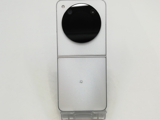 市場】【未使用】ZTE ymobile 【SIMフリー】 Libero Flip 6GB