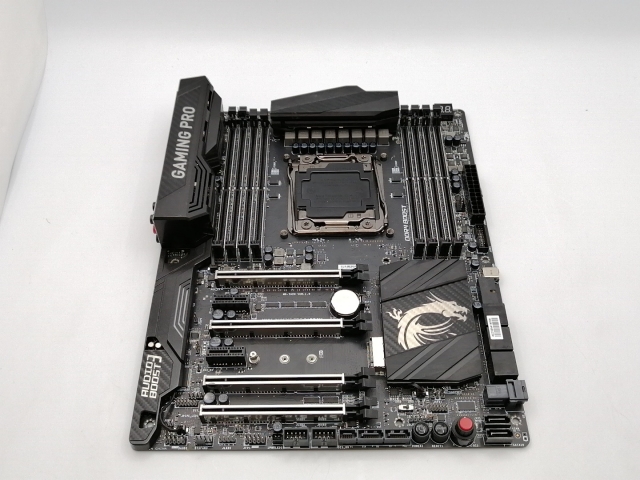 【中古】MSI X99A GAMING PRO CARBON X99/LGA2011-v3(DDR4)/M.2(x4)/SATA Express/USB 3.1/ATX【ECセンター】保証期間１週間