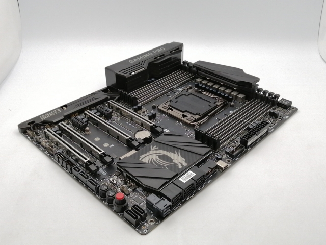 【中古】MSI X99A GAMING PRO CARBON X99/LGA2011-v3(DDR4)/M.2(x4)/SATA Express/USB 3.1/ATX【ECセンター】保証期間１週間_1