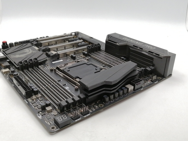 【中古】MSI X99A GAMING PRO CARBON X99/LGA2011-v3(DDR4)/M.2(x4)/SATA Express/USB 3.1/ATX【ECセンター】保証期間１週間_3