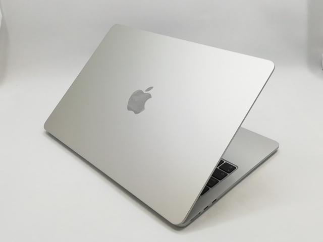 中古】Apple MacBook Air 13インチ M2(CPU:8C/GPU:8C) 8GB/256GB
