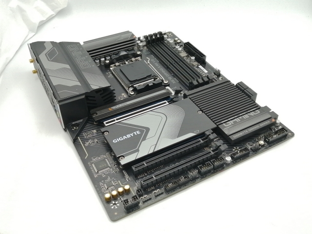 【中古】GIGABYTE X670 GAMING X AX V2 [Rev.1.0] X670/AM5/ATX【ECセンター】保証期間１週間