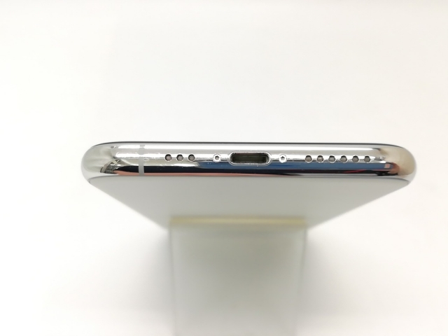 【中古】Apple SoftBank 【SIMロック解除済み】 iPhone 11 Pro 64GB シルバー MWC32J/A【秋葉4号】保証期間１ヶ月【ランクC】_4