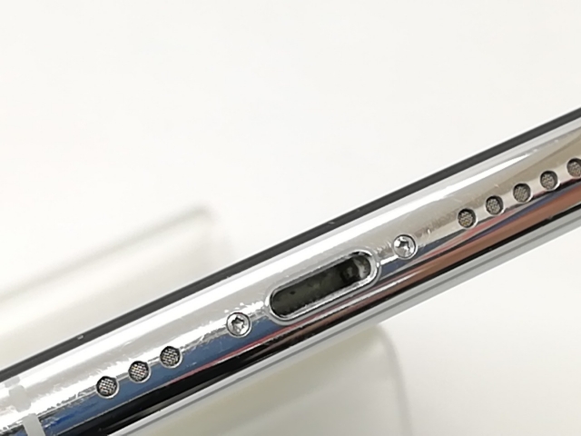 【中古】Apple SoftBank 【SIMロック解除済み】 iPhone 11 Pro 64GB シルバー MWC32J/A【秋葉4号】保証期間１ヶ月【ランクC】_8