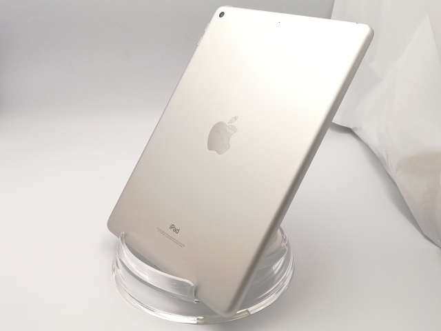 iPad シルバー本体　Wi-Fiモデル　ジャンク品 iPad シルバー本体 Wi-Fiモデル ジャンク品