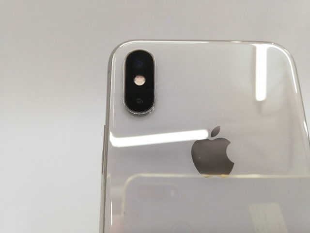 ☆docomoF-03☆ SIMロック解除済 シルバー ナノシム4G 中古