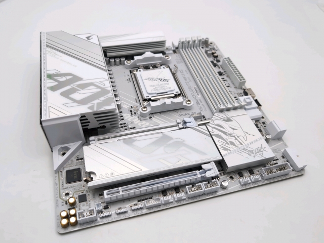 【中古】GIGABYTE X870M A ELITE WF7 ICE X870/AM5/MicroATX【ECセンター】保証期間１週間
