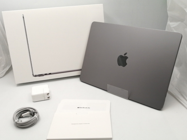 中古】Apple MacBook Air 13インチ M2(CPU:8C/GPU:8C) 8GB/256GB