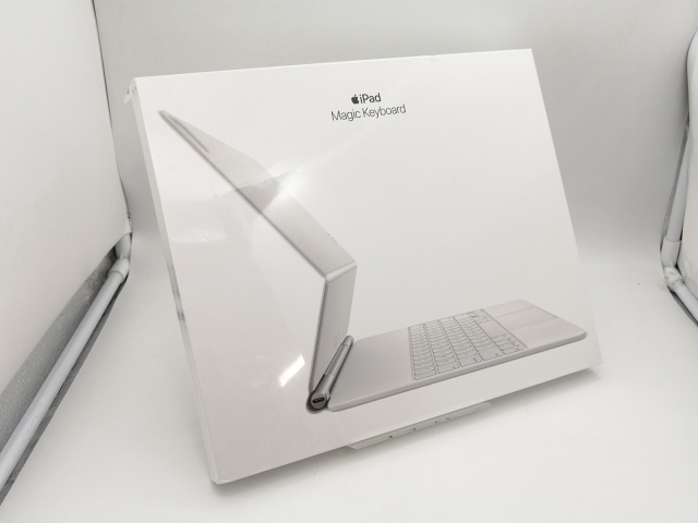 【未使用】Apple Magic Keyboard 日本語（JIS） ホワイト iPad Pro 12.9インチ（第3/第4/第5/第6世代）用 MJQL3J/A【なんば】保証期間１週間