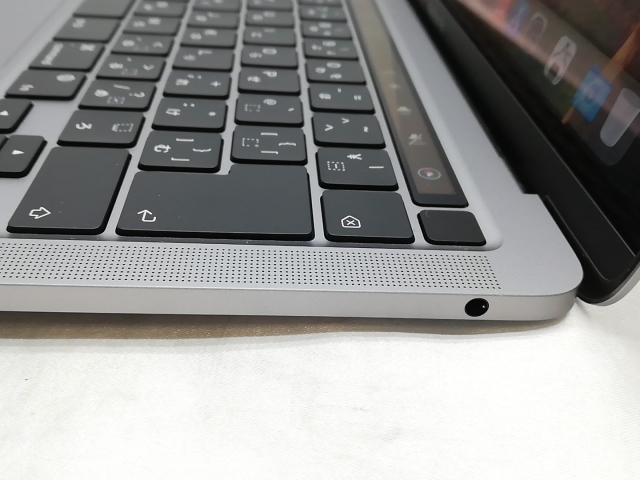 【中古】Apple MacBook Pro 13インチ M1(CPU:8C/GPU:8C) 8GB/512GB スペースグレイ MYD92J/A (M1・2020)【ECセンター】保証期間１ヶ月【ランクA】