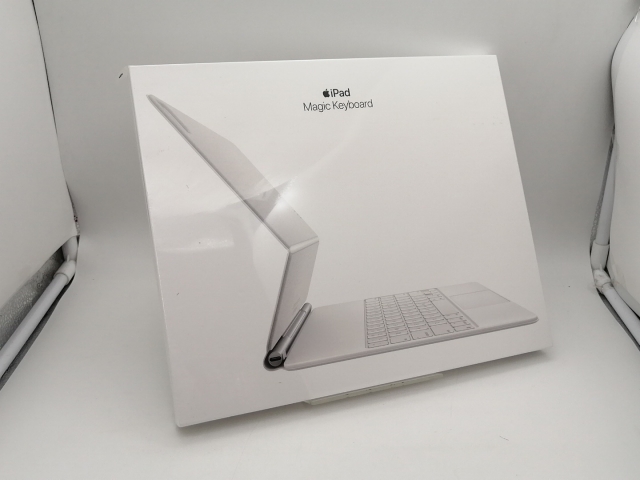 【未使用】Apple Magic Keyboard 日本語（JIS） ホワイト iPad Pro 12.9インチ（第3/第4/第5/第6世代）用 MJQL3J/A【なんば】保証期間１週間