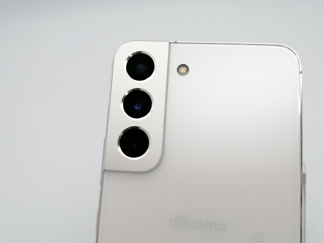 【中古】SAMSUNG docomo 【SIMフリー】 Galaxy S22 ファントムホワイト 8GB 256GB SC-51C【ECセンター】保証期間１ヶ月【ランクA】_6