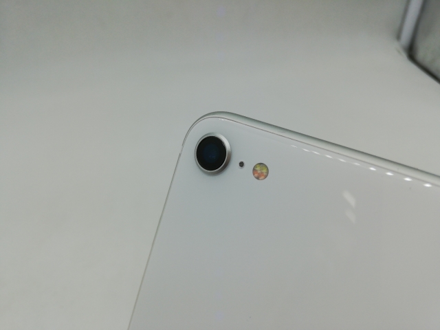 【中古】Apple SoftBank 【SIMロック解除済み】 iPhone SE（第2世代） 128GB ホワイト MXD12J/A【秋葉本店】保証期間１ヶ月【ランクC】_6