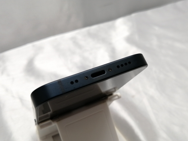 【中古】Apple docomo 【SIMフリー】 iPhone 13 mini 128GB ミッドナイト MLJC3J/A【ECセンター】保証期間１ヶ月【ランクB】_4