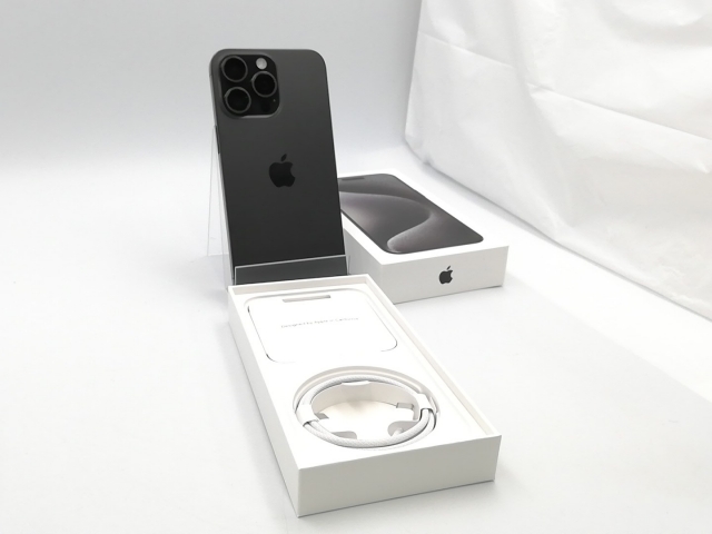 【中古】Apple 国内版 【SIMフリー】 iPhone 15 Pro Max 256GB ブラックチタニウム MU6P3J/A【ECセンター】保証期間１ヶ月【ランクA】_7