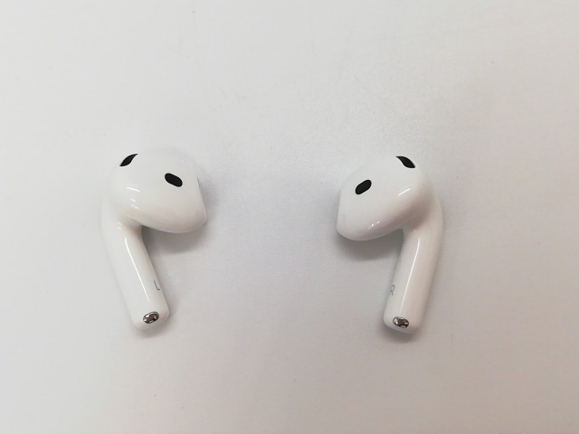 【中古】Apple AirPods 4 アクティブノイズキャンセリング搭載モデル MXP93J/A【福岡天神】保証期間１ヶ月