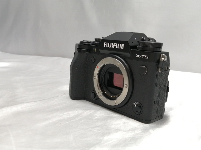 【中古】FujiFilm FUJIFILM X-T5 XF18-55mmレンズキット ブラック【ECセンター】保証期間１ヶ月【ランクA】