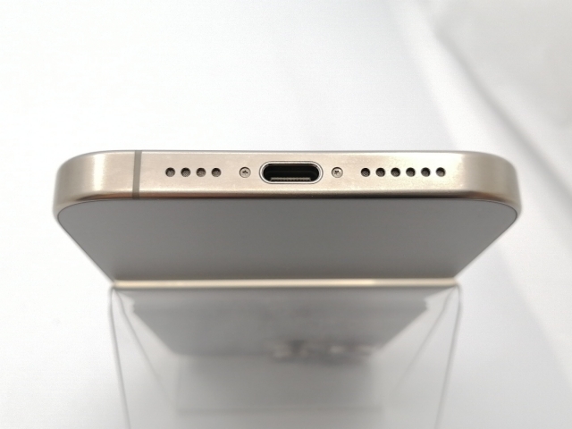 【中古】Apple au 【SIMフリー】 iPhone 15 Pro Max 256GB ナチュラルチタニウム MU6R3J/A【ECセンター】保証期間１ヶ月【ランクA】_4