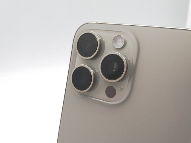 【中古】Apple au 【SIMフリー】 iPhone 15 Pro Max 256GB ナチュラルチタニウム MU6R3J/A【ECセンター】保証期間１ヶ月【ランクA】_6