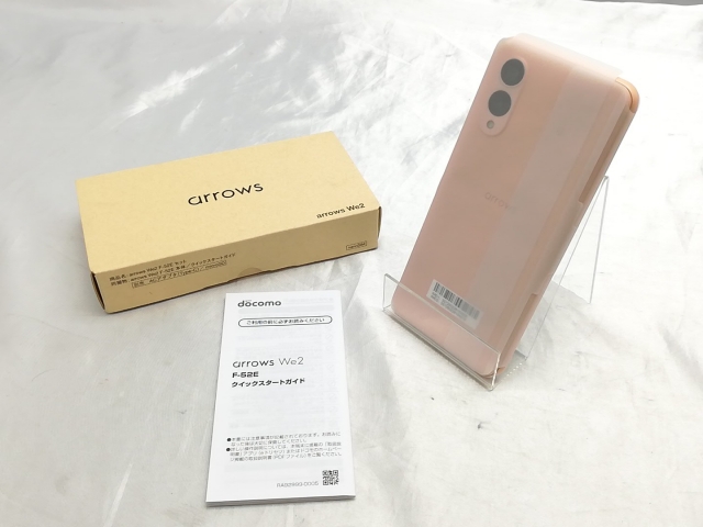 arrows We2 本体　F-52E オレンジ arrows We2 ライトオレンジ F-52E arrows We2 F-52E 本体 ライト