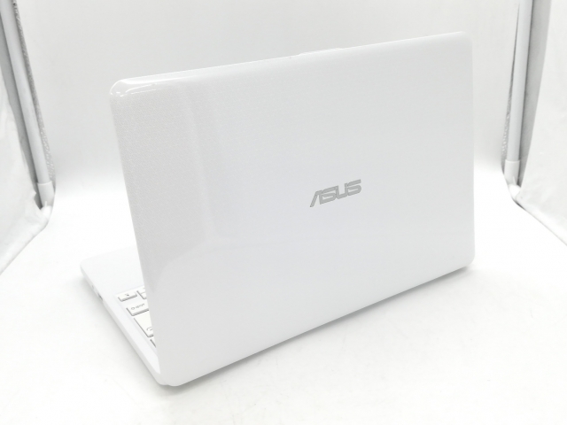 【中古】ASUS E203MA E203MA-4000W パールホワイト【Celeron N4000 4G 64G(eMMC) WiFi 11LCD(1366x768)】【DS秋葉】保証期間１ヶ月【ランクB】