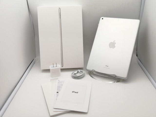 【中古】Apple iPad（第9世代） Wi-Fiモデル 64GB シルバー MK2L3J/A【ECセンター】保証期間１ヶ月【ランクB】