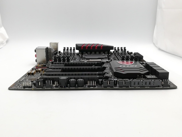 【中古】MSI X99A GAMING 7 X99/LGA2011-v3(DDR4)/M.2(x4)/SATA Express/USB 3.1(Type-A)/ATX【ECセンター】保証期間１週間_3