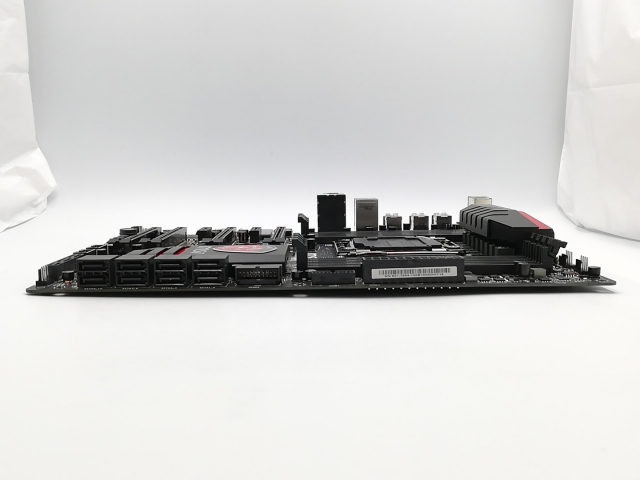 【中古】MSI X99A GAMING 7 X99/LGA2011-v3(DDR4)/M.2(x4)/SATA Express/USB 3.1(Type-A)/ATX【ECセンター】保証期間１週間_4