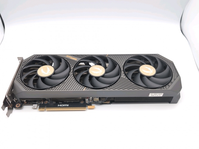 【中古】ZOTAC ZOTAC GAMING GeForce RTX 5070 SOLID ZT-B50700D-10P RTX5070/12GB(GDDR7)【EC真っただ中】言いはなつ継続期間１週