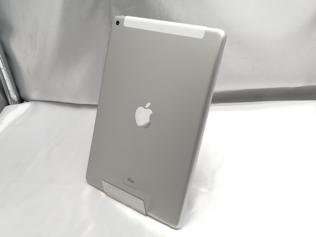 【中古】Apple au 【SIMロック解除済み】 iPad（第8世代/2020） 32GB シルバー MYMJ2J/A【ECセンター】保証期間１ヶ月【ランクB】