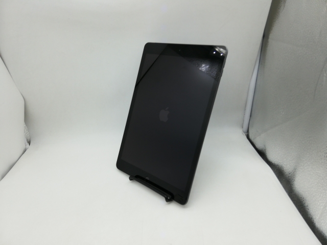 【中古】Apple au 【SIMロック解除済み】 iPad（第8世代/2020） 32GB スペースグレイ MYMH2J/A【秋葉本店】保証期間１ヶ月【ランクB】