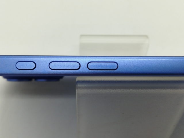 【中古】Apple docomo 【SIMフリー】 iPhone 16 128GB ウルトラマリン MYDU3J/A【静岡】保証期間１ヶ月【ランクB】_5