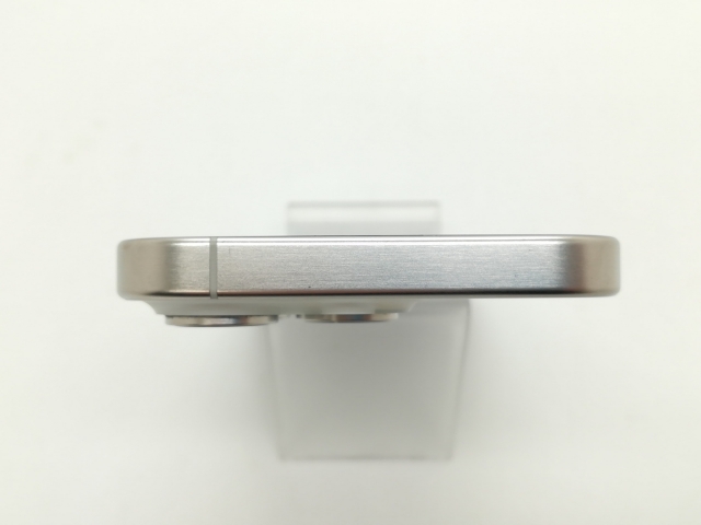 【中古】Apple SoftBank 【SIMフリー】 iPhone 15 Pro 128GB ホワイトチタニウム MTU83J/A【静岡】保証期間１ヶ月【ランクA】