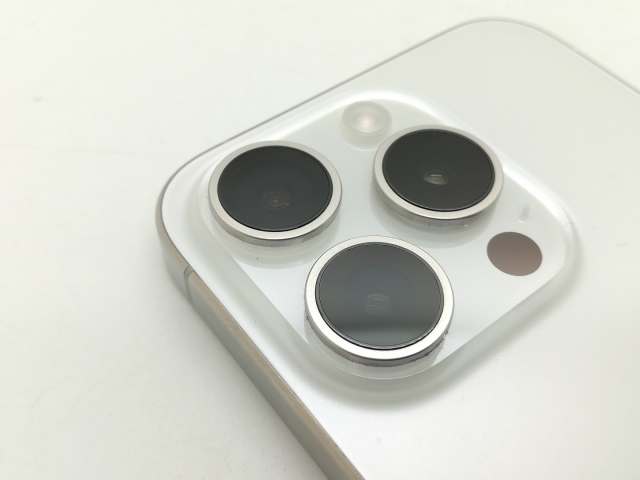 【中古】Apple SoftBank 【SIMフリー】 iPhone 15 Pro 128GB ホワイトチタニウム MTU83J/A【静岡】保証期間１ヶ月【ランクA】