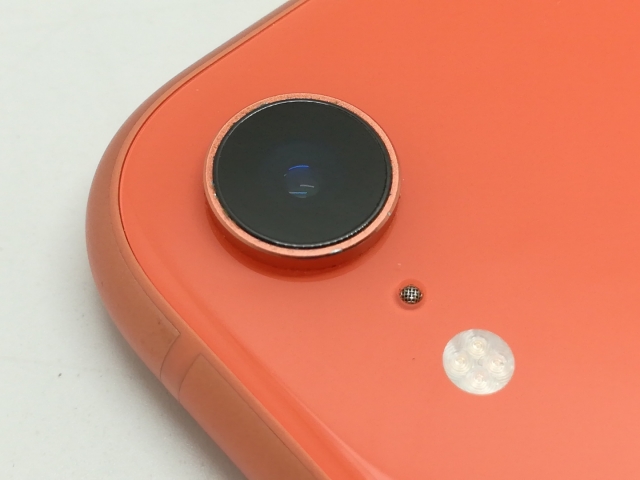 中古】Apple docomo 【SIMロック解除済み】 iPhone XR 64GB コーラル