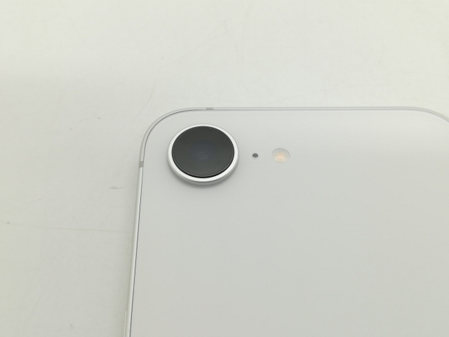 【未使用】Apple docomo 【SIMフリー】iPhone 16e 128GB ホワイト MD1R4J/A【静岡】保証期間３ヶ月_7
