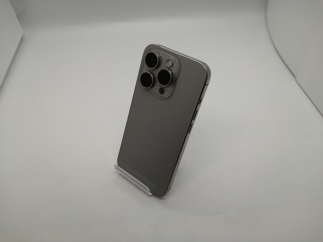【中古】Apple docomo 【SIMフリー】 iPhone 15 Pro 128GB ナチュラルチタニウム MTU93J/A【大須アメ横】保証期間１ヶ月【ランクB】