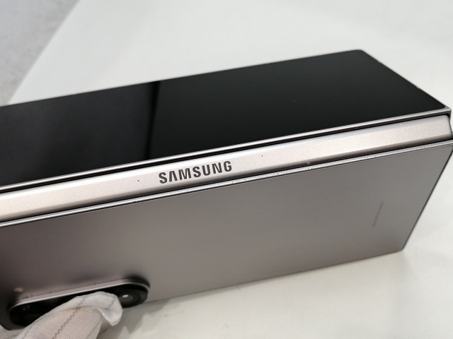 【中古】【赤ロム保証あり】SAMSUNG au 【SIMフリー】 Galaxy Z Fold6 シルバーシャドウ 12GB 256GB SCG28【静岡】保証期間１ヶ月【ランクB】_5