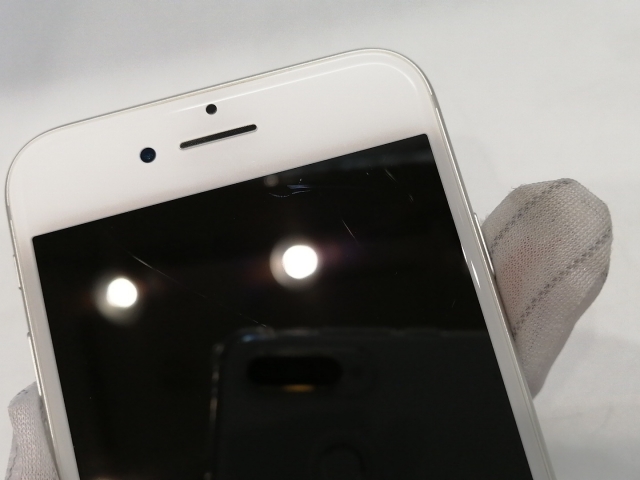 【中古】Apple au 【SIMロック解除済み】 iPhone 7 32GB シルバー MNCF2J/A【浜松駅前】保証期間１ヶ月【ランクB】_8