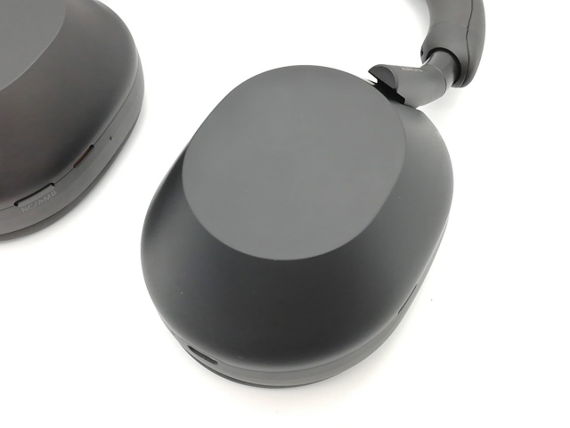 中古】SONY WH-1000XM5 (B) [ブラック]【秋葉2号】保証期間1ヶ月 